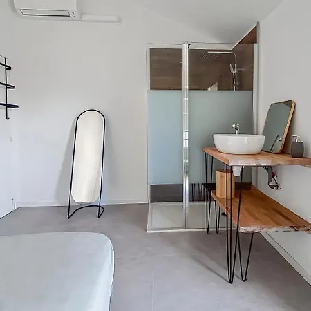 Maison Avec Jardin, Terrasse, Cheminee Insert Et Bois 卡尔卡松