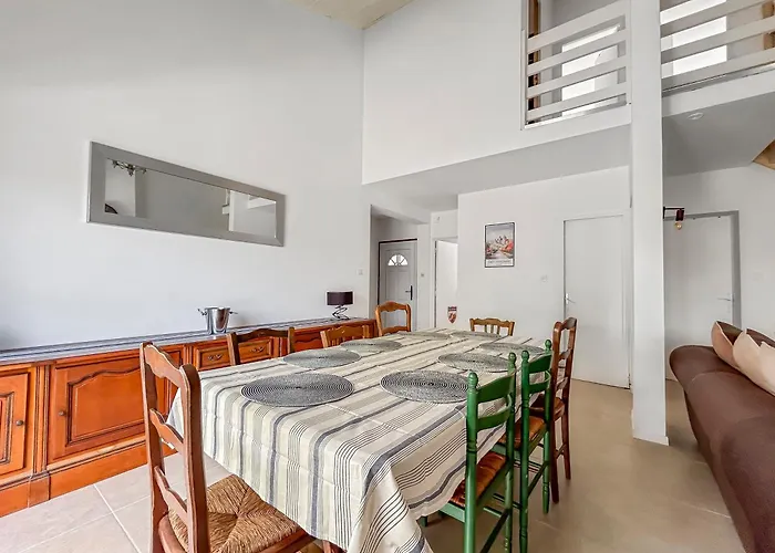 Maison Avec Jardin, Terrasse, Cheminee Insert Et Bois *