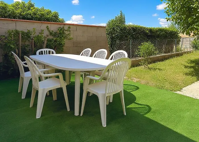 Апартаменты Maison Avec Jardin, Terrasse, Cheminee Insert Et Bois