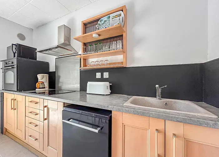 Maison Avec Jardin, Terrasse, Cheminee Insert Et Bois