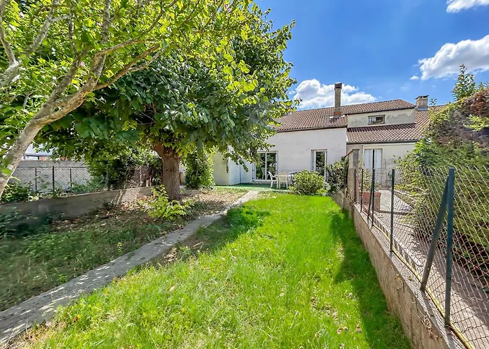 Maison Avec Jardin, Terrasse, Cheminee Insert Et Bois * Каркассон