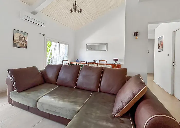 Апартаменты Maison Avec Jardin, Terrasse, Cheminee Insert Et Bois *