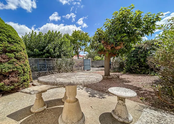 Maison Avec Jardin, Terrasse, Cheminee Insert Et Bois *