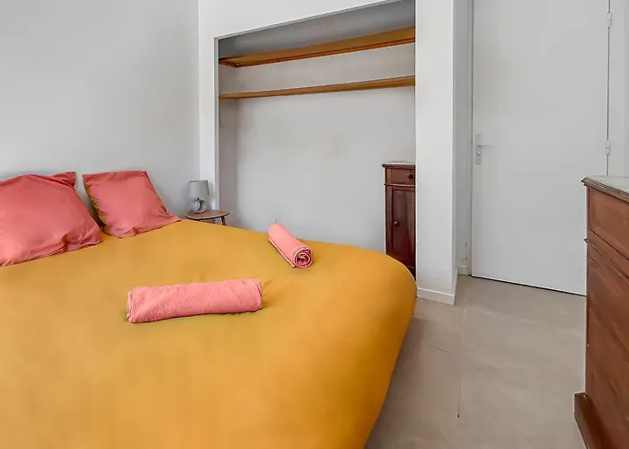 Maison Avec Jardin, Terrasse, Cheminee Insert Et Bois