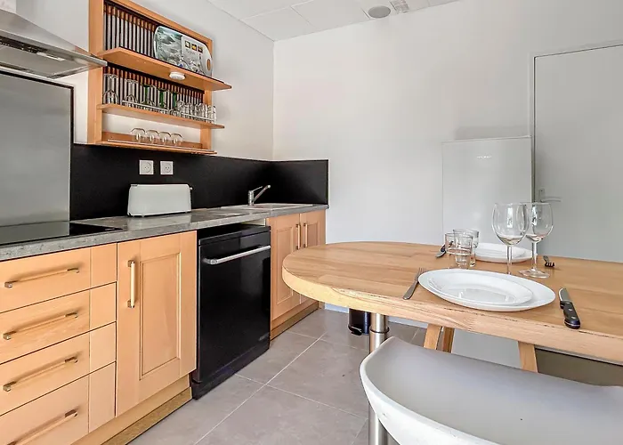 Maison Avec Jardin, Terrasse, Cheminee Insert Et Bois *